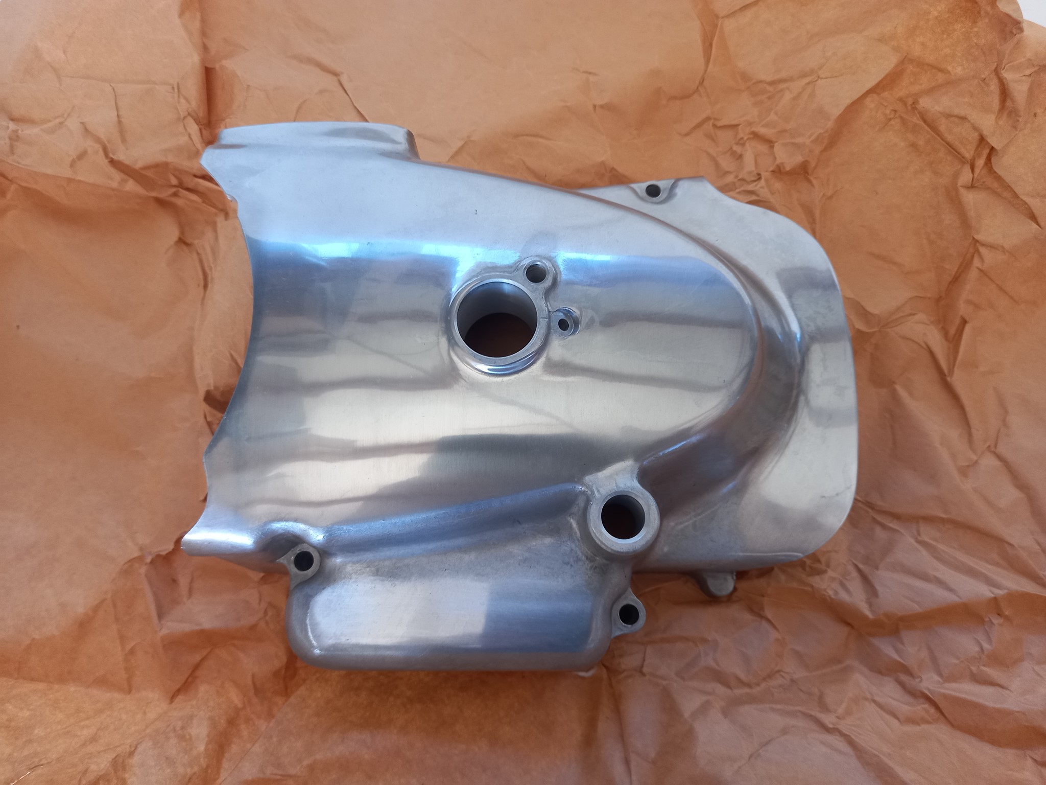 Picture of Honda  LINKE KURBELGEH. DECKEL  11341-323-000